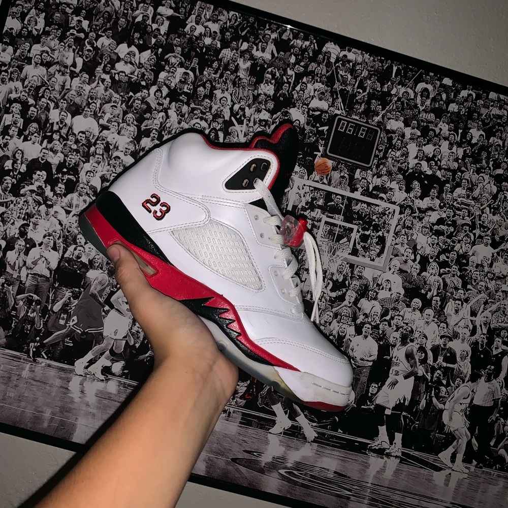 Air Jordan 5 “fire red” 2013
